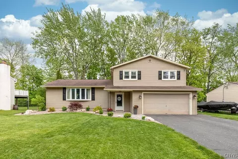 312 Longdale Dr, Salina, NY 13090