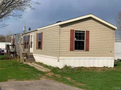 19 Waterview Rd Unit 35 Rd, Oswego, NY 13126