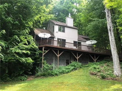 213 Hemlock Holw, Niles, NY 13152