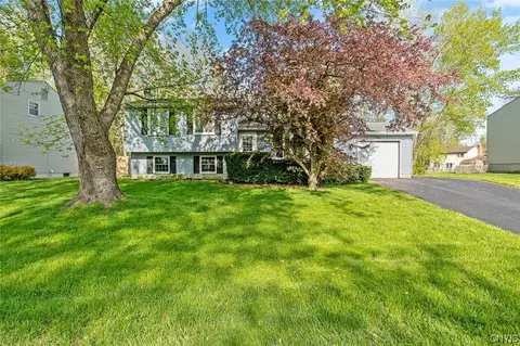 4291 Stepping Stone Ln, Liverpool, NY 13090