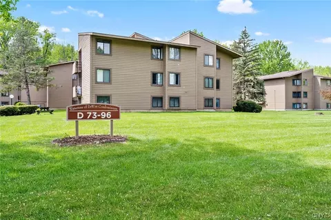 95 Watertree Dr, East Syracuse, NY 13057