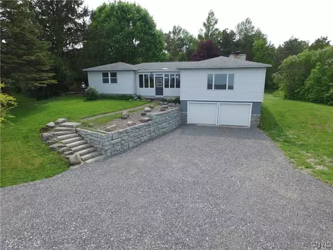 1721 Sky High Rd, Lafayette, NY 13084