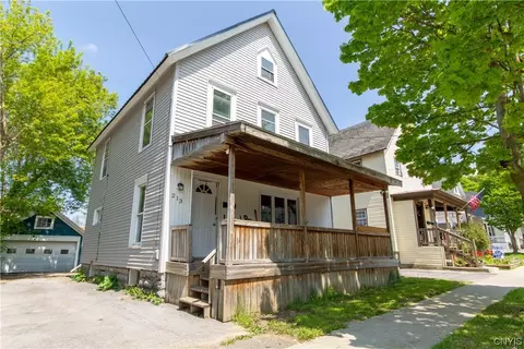 213 Saint Mary St, Watertown, NY 13601