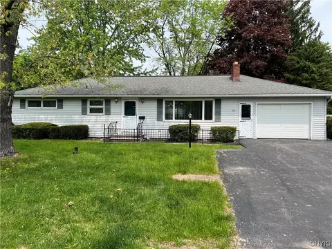 309 Saltmakers Rd, Salina, NY 13088