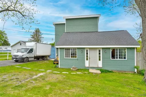 792 Middle Rd, Scriba, NY 13126