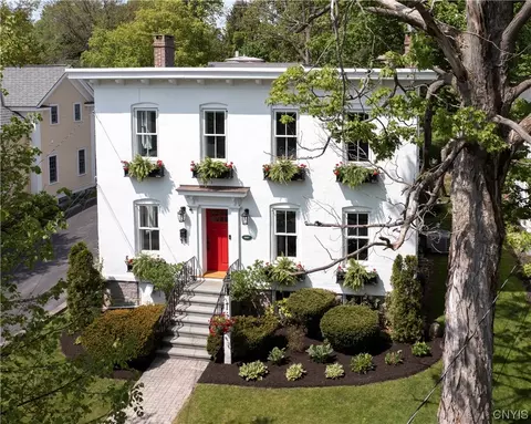 7 Academy St, Skaneateles, NY 13152