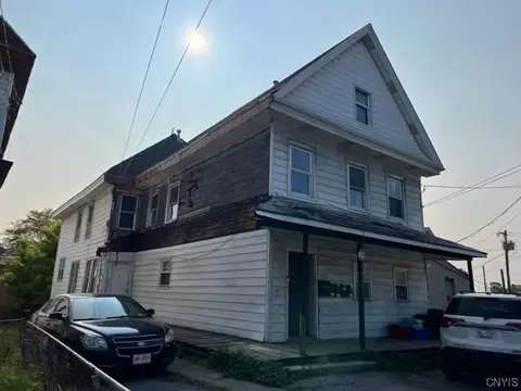 1323 N State St, Syracuse, NY 13208