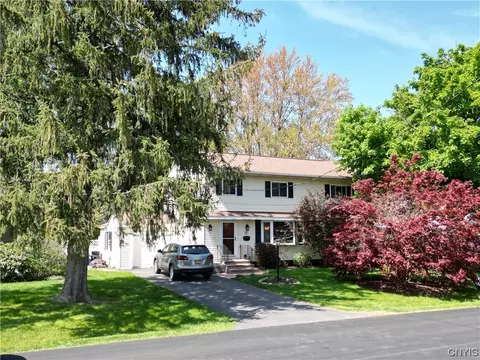 19 Bohling Rd, New Hartford, NY 13413