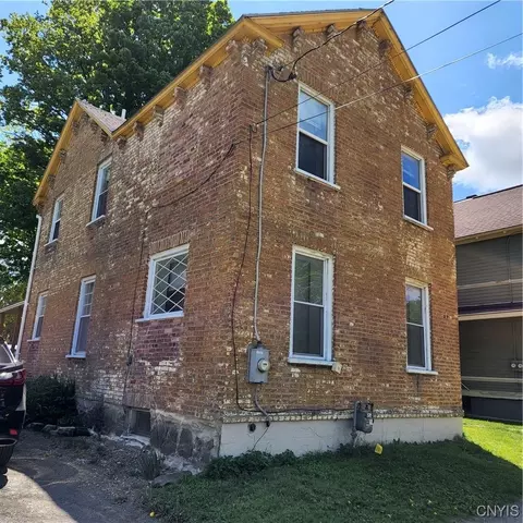 37 Grant St, Cortland, NY 13045