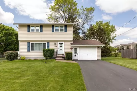 109 Patricia Dr, Salina, NY 13212