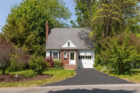 302 Dorchester Rd, Geddes, NY 13219