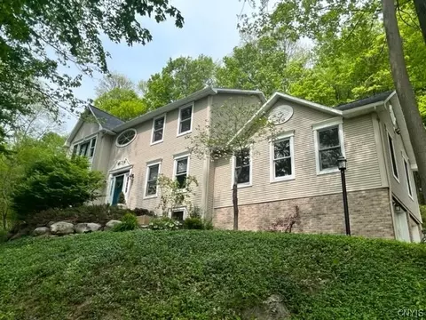 4394 Sagebrush Cir, Manlius, NY 13104