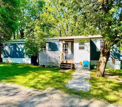 145 Concord Dr, Utica, NY 13502