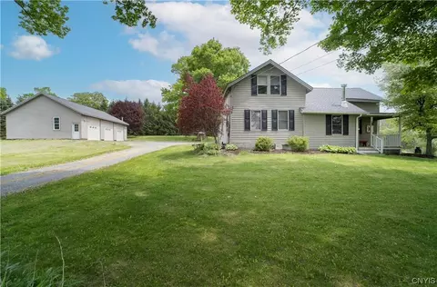 1680 Berry Rd, Lafayette, NY 13084