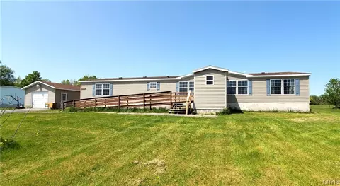 27139 Victory Ln, Le Ray, NY 13601