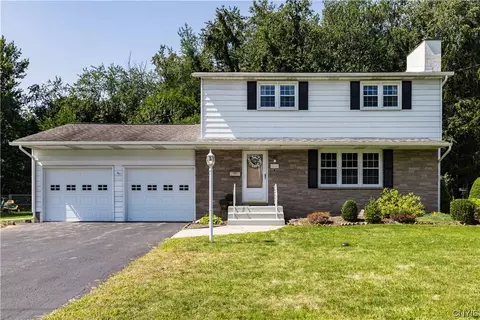 211 Redwood Dr, Syracuse, NY 13212