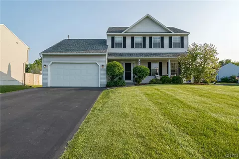 8145 Ashery Ln, Cicero, NY 13039
