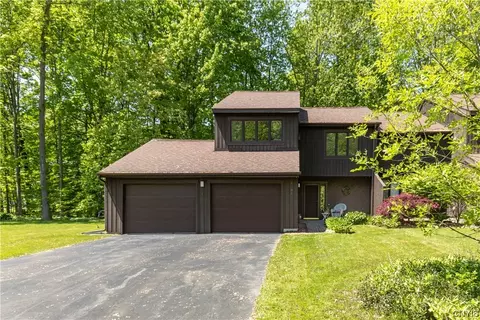 8751 Vallingby Cir, Lysander, NY 13027