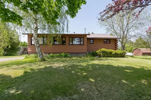 187 River Ledge Rd, Hammond, NY 13646