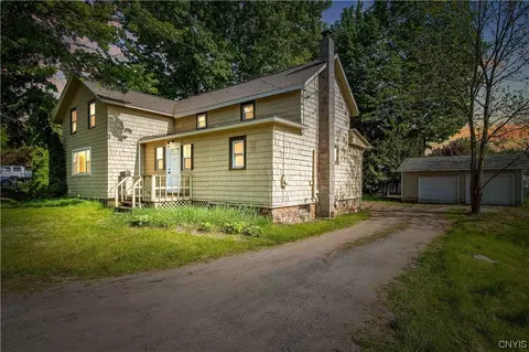 98 E Oneida St, Lysander, NY 13027