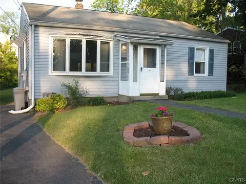 131 Hughes Pl, Syracuse, NY 13210