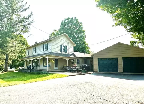 469 Baldwin Rd, Volney, NY 13069