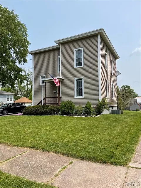 417 Seneca St, Oneida, NY 13421
