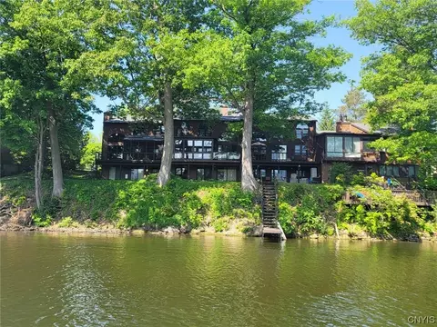 3475 Melvin Dr N, Lysander, NY 13027