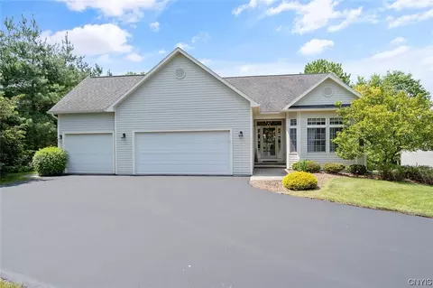 6049 Bay Hill Cir, Jamesville, NY 13078