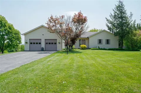 4266 Makyes Rd, Onondaga, NY 13215