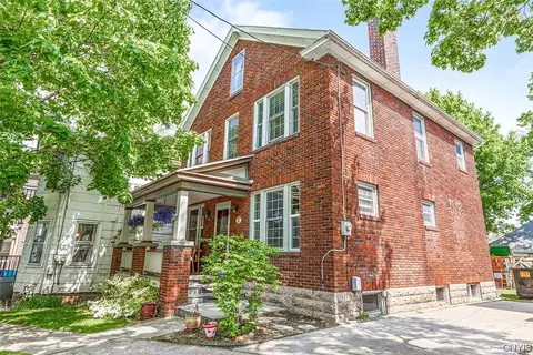 27 Prospect St, Utica, NY 13501