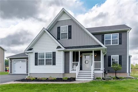 18 S Meadow Dr, Cazenovia, NY 13035