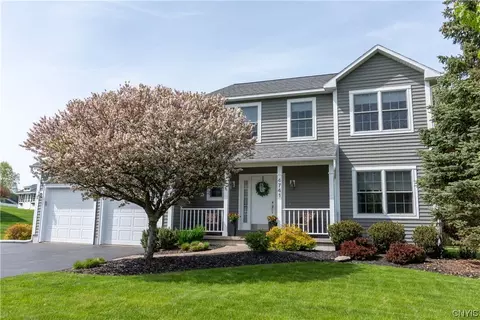 4741 Rushmore Dr, Onondaga, NY 13215
