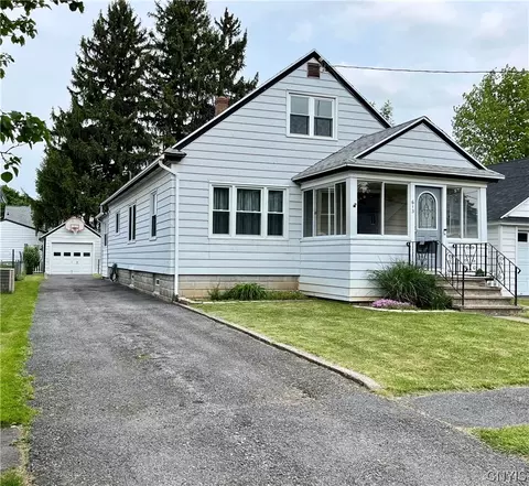613 Delmar Pl, Salina, NY 13208