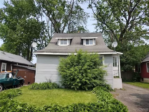 109 Brookline Rd, Salina, NY 13208