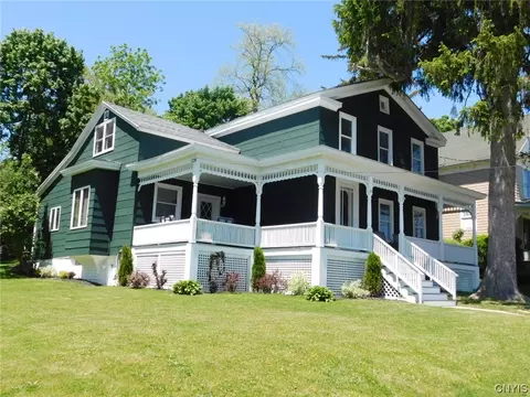 25 High St, Lyons, NY 14489