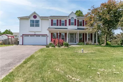 8400 Sugar Pine Cir, Clay, NY 13090