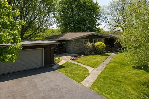 1371 Sunset Rdg, Watertown, NY 13601