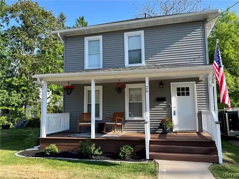 26 Burr St, Cazenovia, NY 13035