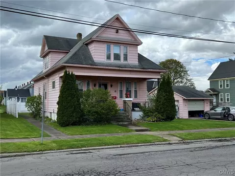 11 Floyd St, Whitestown, NY 13417