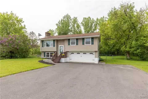 8083 Maple Rd, Clay, NY 13041