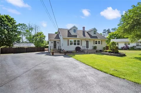 4 Dominica Ct, Utica, NY 13502