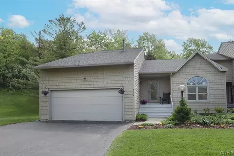 6214 The Hamlet, Jamesville, NY 13078