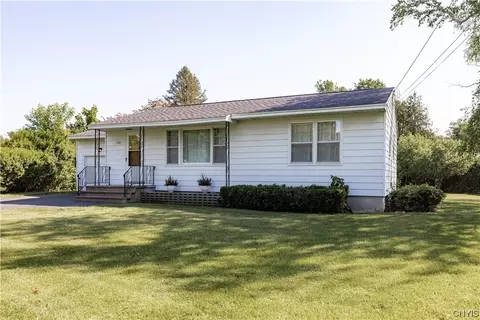 102 Daniels Dr, Lenox, NY 13032