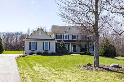 3924 Aquinnah Heights Dr, Marcellus, NY 13108