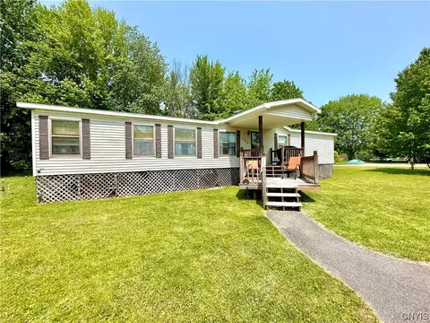 1033 Mobile Ln, Vienna, NY 13157