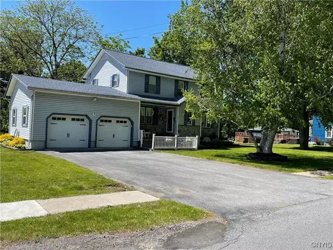 22 Prospect St, Adams, NY 13605