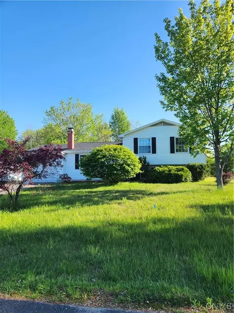 6008 Darby Rd, Cicero, NY 13039
