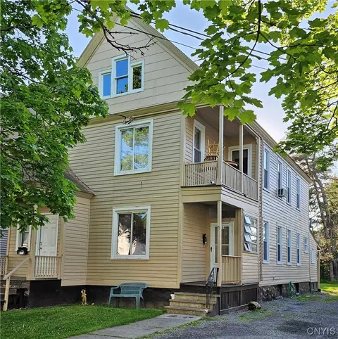 1654 Elm St, Utica, NY 13501
