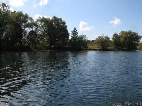 2 Carleton Island Road 2, Cape Vincent, NY 13618